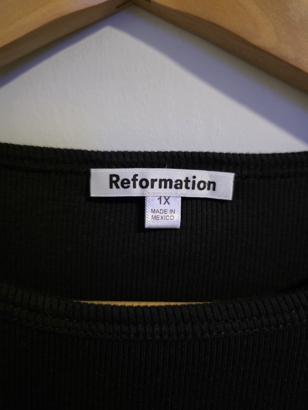 Reformation Black Ribbed Crop Tee Size 1X Sustainable Basics - Picture 3 of 7